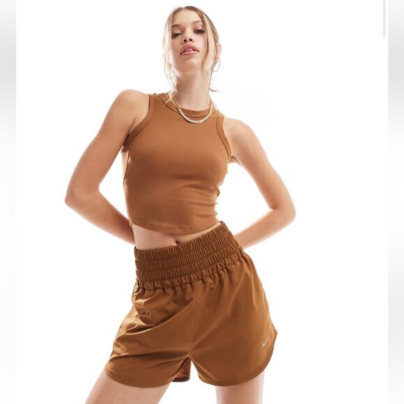 NWT Nike Training One High Rise 3 inch shorts in Rust Orange - XS - Picture 2 of 5